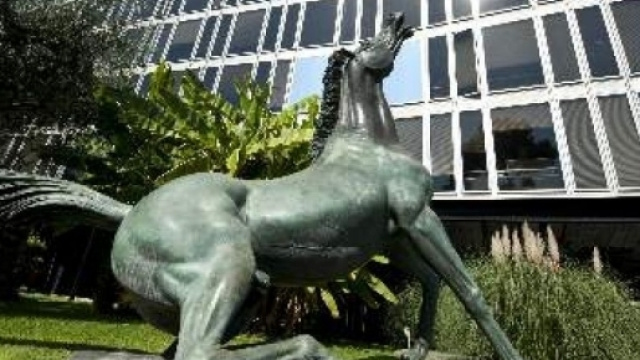 Rai resi pubblici gli stipendi dei giornalisti e dirigenti