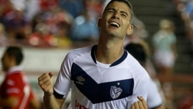 Toledo con la maglia della sua vecchia squadra, il Velez