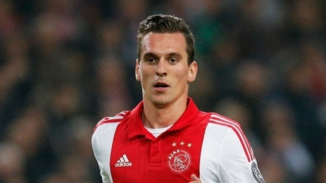 Arkadiusz Milik potrebbe approdare all'Inter se Icardi va al Napoli