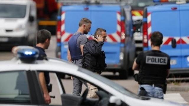 Ostaggi in Francia in una chiesa di Rouen