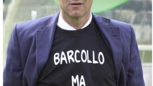 Il tecnico Silvano Fiorucci con il proprio motto sulla maglia