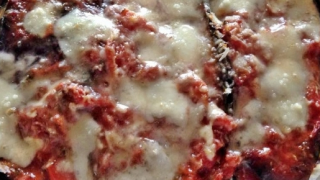 Parmigiana di melanzane leggera | Charlight - giallozafferano.it