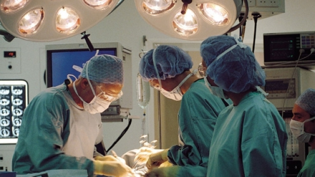 Un pentito fa emergere il traffico d'organi sullo sfondo della tratta di esseri umani.