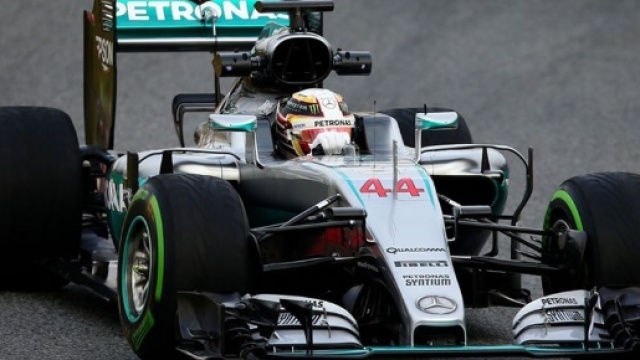 Lewis Hamilton and Mercedes steal the show in Barcelona testing ... - irishmirror.ie