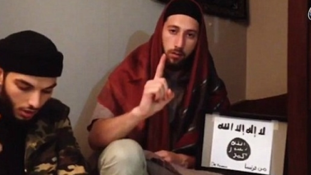 Sulla sinistra Adel Kermiche gi&agrave; radicalizzato.