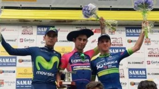 Diego Ulissi sul podio del Circuito di Getxo