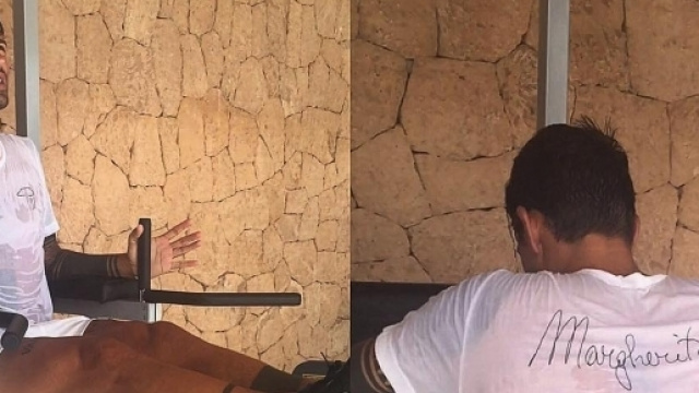 Marco Borriello indossa una t shirt con dedica speciale