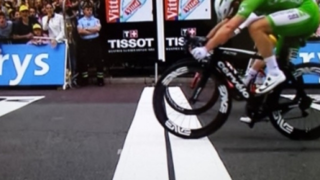 Arrivo da fotofinish tra Cavendish e Greipel