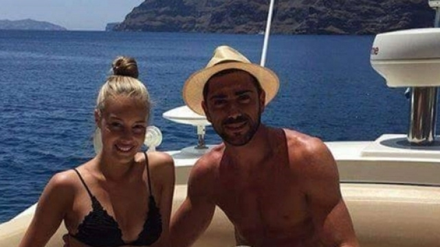 Graziano Pell&egrave; sullo yacht con la fidanzata Viki Varga