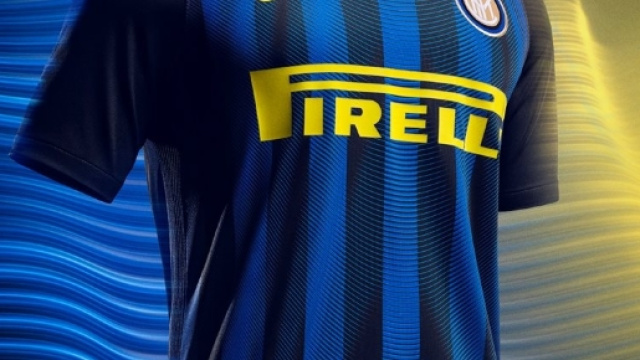 Ecco la nuova prima maglia presentata su Facebook