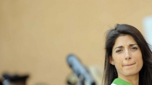 Virginia Raggi alle prime uscite ufficiali