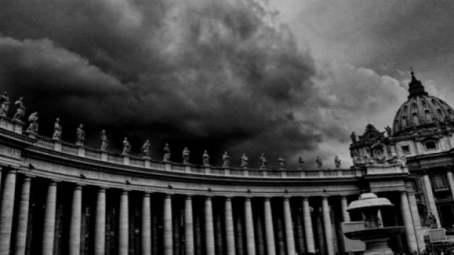 La tormenta su Citt&agrave; del Vaticano.