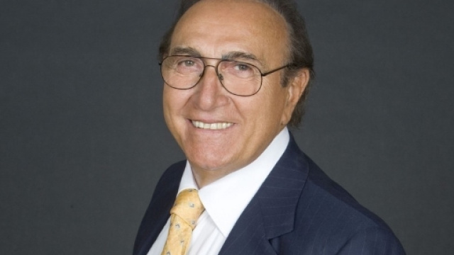 Pippo Baudo torna alla conduzione di "Domenica In" per sfidare Barbara D'Urso