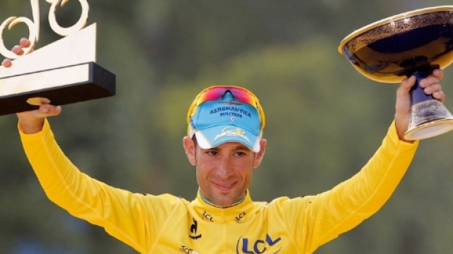 Vincenzo Nibali due anni fa in maglia gialla