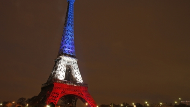 Attentato in Francia: camion in corsa uccide 80 persone