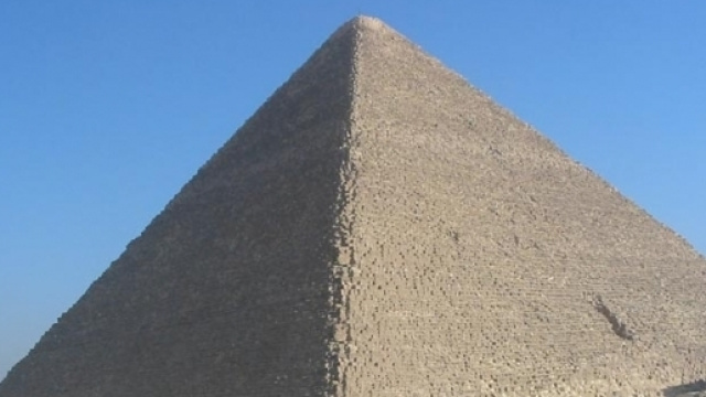 Grande Piramide Cheope, leggera asimmetria di 14 cm. - libero.it