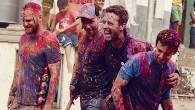 I Coldplay nel videoclip di Hymn For The Weekend.