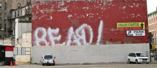 'Reading' by Kevin Dooley. https://creativecommons.org/licenses/by/2.0/legalcode