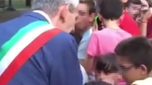 Il sindaco di Cerignola rimprovera duramente un bambino di 11 anni, la famiglia annuncia querele
