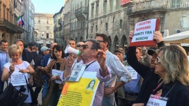 Un'immagine della contestazione al Ministro a Perugia