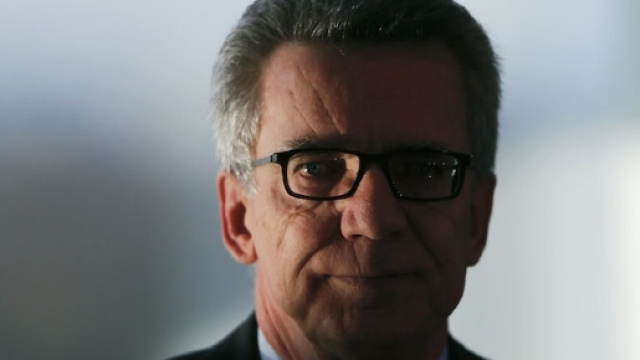 Germania, ministro de Maiziere vuole divieto del burqa