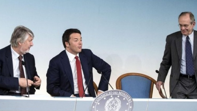 Riforma pensioni e flessibilit&agrave;, al lavoro Renzi, Poletti e Padoan