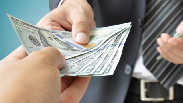 L'Agenzia delle Entrate comunica: Tasse arretrate da pagare, una nuova truffa invade l'Italia.