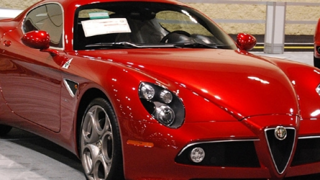 L'erede della Alfa 8C sfider&agrave; la Porsche 911