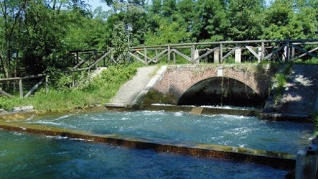 Milano: tredicenne albanese si tuffa nel canale Villoresi e muore