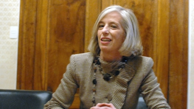Scuola, Giannini avvisa i presidi di non discriminare le professoresse.