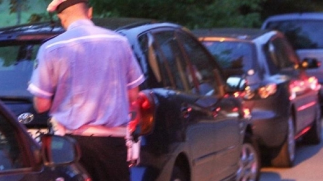 Finestrino dell'auto lasciato aperto, 41 euro di multa!