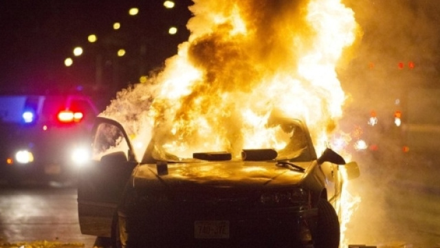 Guerriglia per un nero ucciso dalla polizia | Il Mattino - ilmattino.it