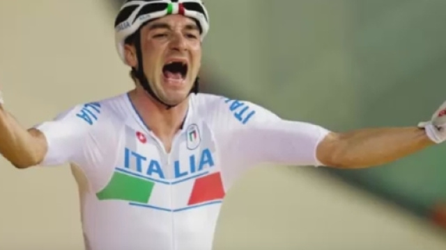 Elia Viviani vince l'oro nell'Omnium
