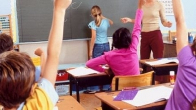 Ultime notizie scuola, marted&igrave; 16 agosto 2016: i dati sulla mobilit&agrave; docenti, infanzia, primaria, secondaria, I e II grado
