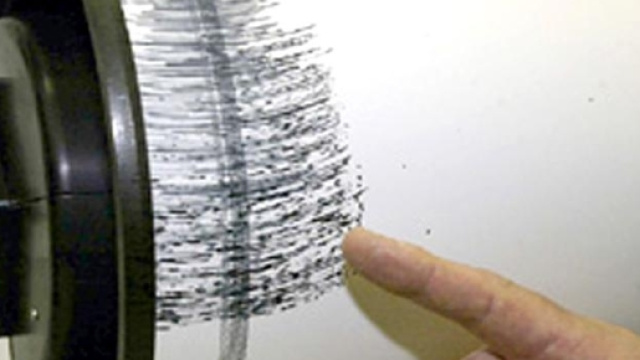 I sismografi continuano a rilevare centinaia di scosse di assestamento