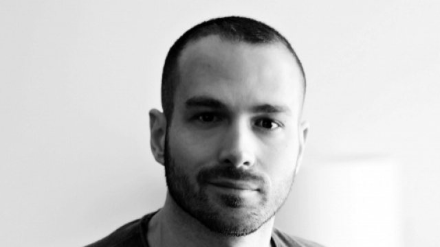 Oytun Berktan designer e pittore di Istanbul