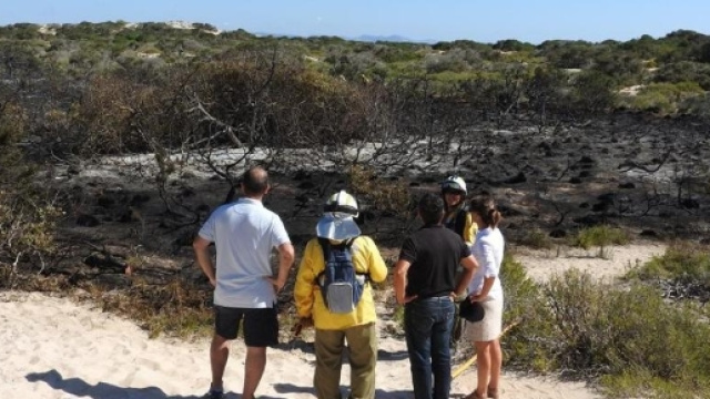 Razzo lanciato da uno yacht incendia vecchie polemiche