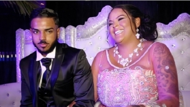 Sarah &eacute;tait pourtant radieuse le jour de ses fian&ccedil;ailles