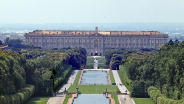 Caserta, furto nella Reggia: bottino ingente