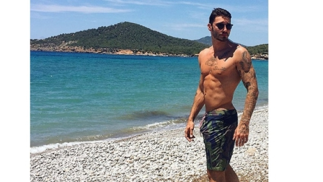 Gossip: scappatelle notturne a Ibiza per Stefano De Martino?