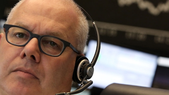 Borsa Milano quasi -3%. Raffica sospensioni banche, petrolio buca ... - wallstreetitalia.com