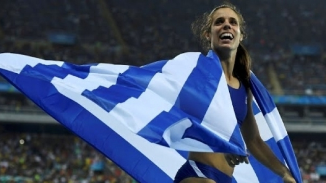 Ekaterini Stefanidi regala l'oro alla Grecia nel salto con l'asta femminile