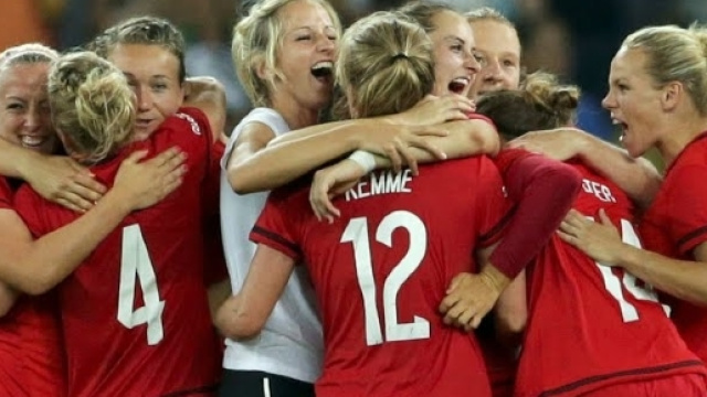 Festa grande per le ragazze allenate da Silvia Neid