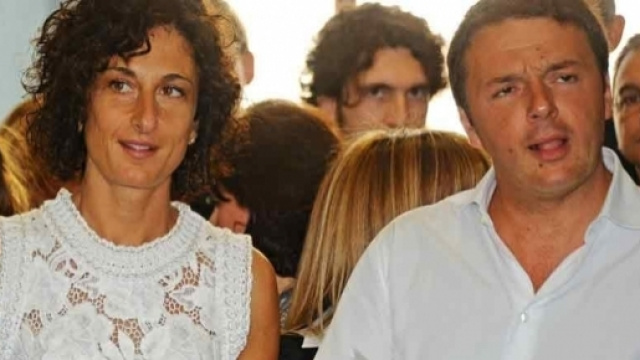 Ultime notizie scuola, sabato 20 agosto 2016: il Presidente del Consiglio, Matteo Renzi e la moglie Agnese Landini