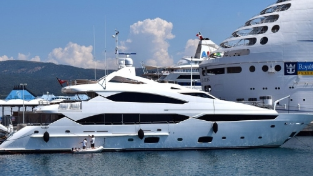 Sui social media per i vip &egrave; di moda ostentare la ricchezza