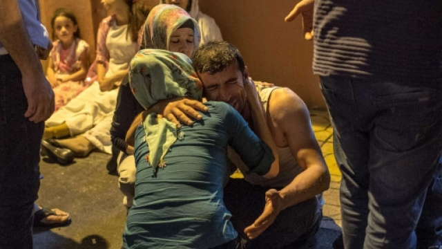 Turchia, attacco suicida al banchetto di nozze