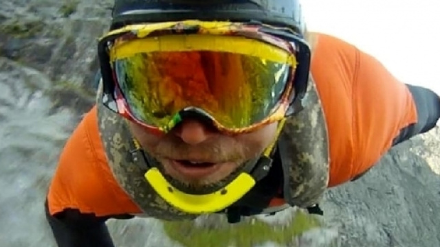 Basejumper muore dopo lancio a Chamonix