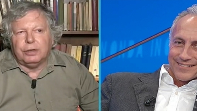 Massimo Fini a In Onda. In studio, anche Marco Travaglio.