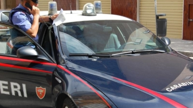 Vogliono corrompere i carabinieri Due giovani arrestati a ... - livesicilia.it