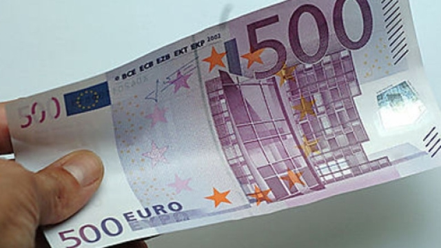 Addio alla banconota da 500 euro: "Aiuta i terroristi dell'Isis" - today.it